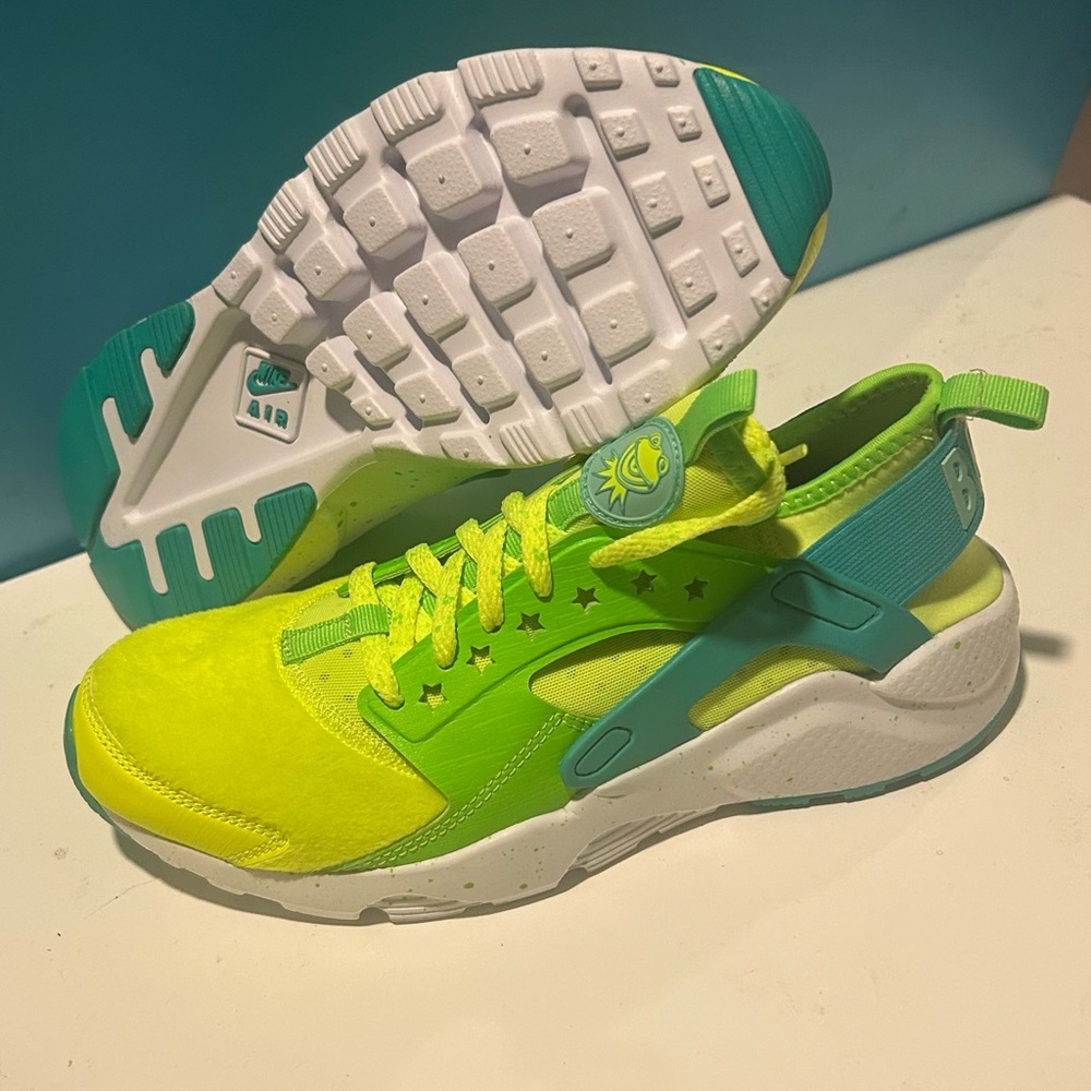 Nike WMNS Huarache Ultra low Doernbecher ‘kermit"